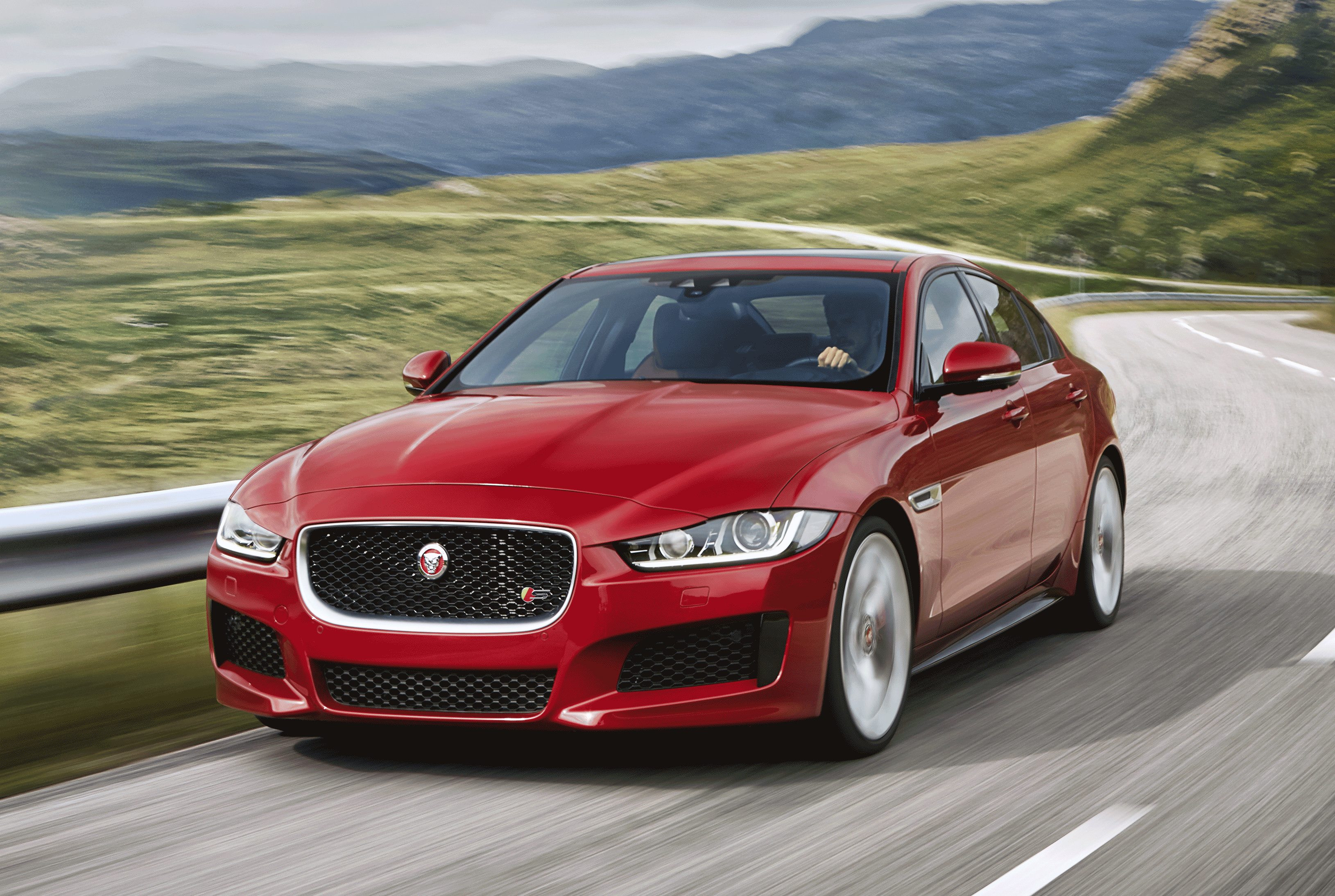 jaguar-xe-suisse-auto-mag